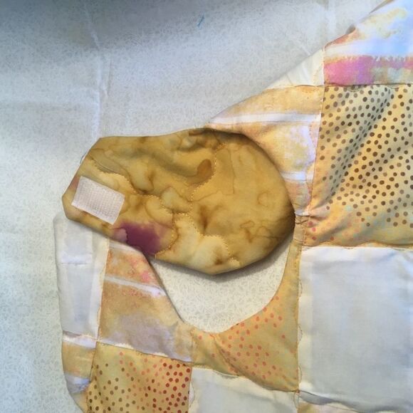 3/$25 or $12 ea. NWT Handmade Quilted Reversible Baby Bib. - Picture 2 of 11